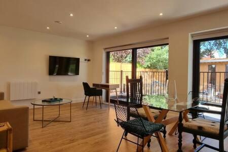 Beautiful Apartment Overlooking A Garden Londra Esterno foto